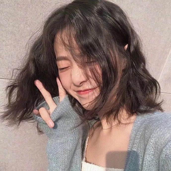 古灵精怪好看的女生微信头像