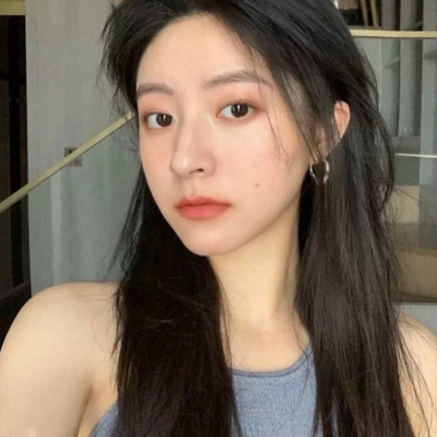 吸引人的妩媚性感女生微信头像