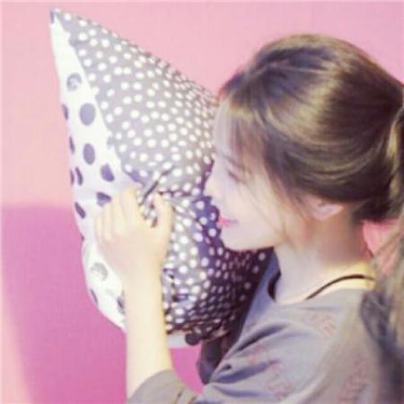 一半一张一左一右情侣微信头像