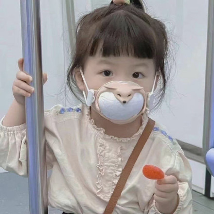 带着可爱口罩出门的丸子妹微信头像