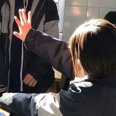 一左一右情侣部位微信头像