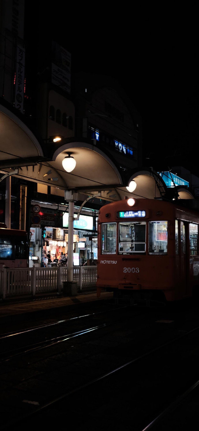 深色系伤感的微信背景图