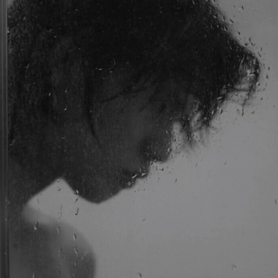 微丧冷酷帅气侧脸男生头像