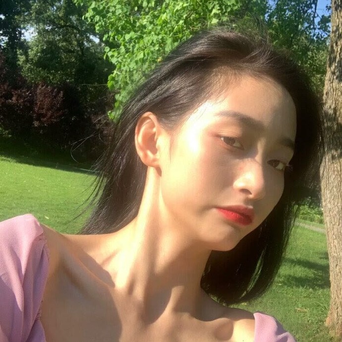 阳光青春的女孩微信头像