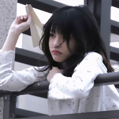 有点霸道的超拽女生微信头像