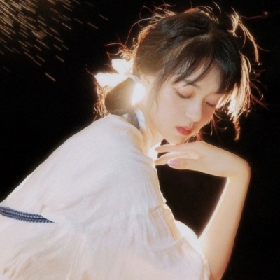 落入人间的天使女生绝美意境微信头像