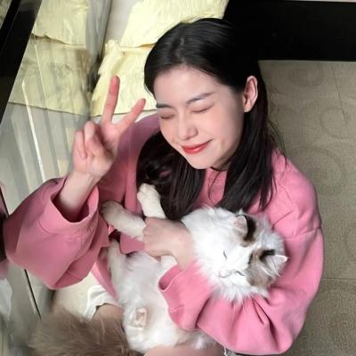 唯美又很质感的网红女生头像