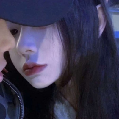 一左一右情侣部位微信头像