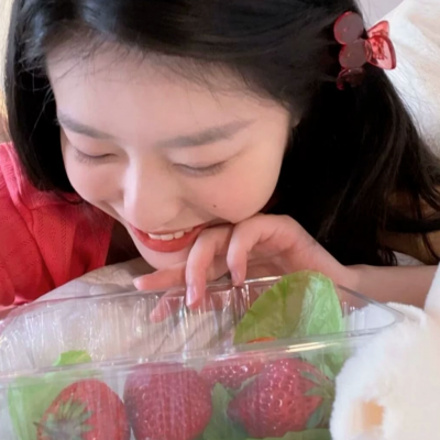 可爱甜美夏季女生微信头像