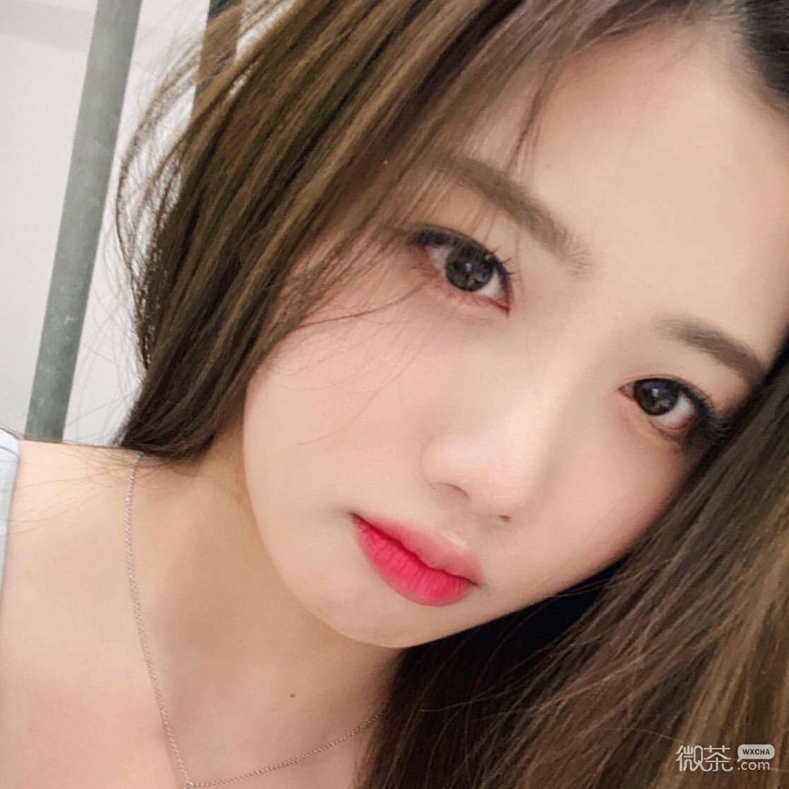 崔裕姝好看自拍微信头像