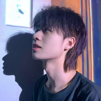 超拽帅气小伙男生微信头像