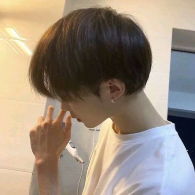 ins风超拽帅气男生微信头像