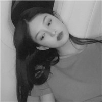 伤感黑白女生网红头像