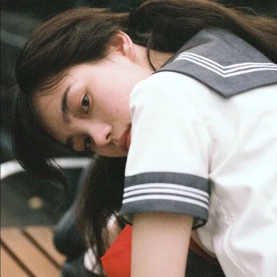 夏日清纯唯美的女生微信头像