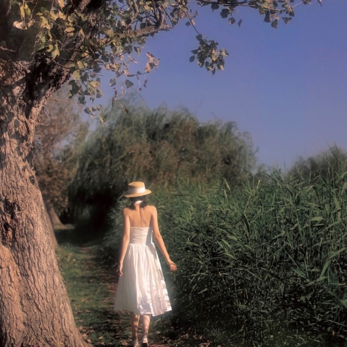 超美的复古风女生气质微信头像