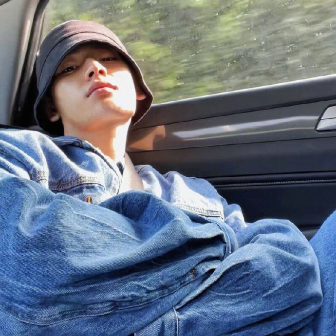 超拽高冷帅气男神微信头像