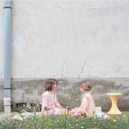 让你很难不爱的背景