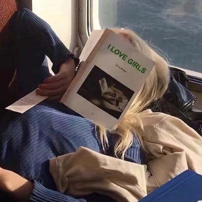 心情低落的伤感女生头像