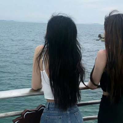 超开心洒脱的闺蜜双人微信头像