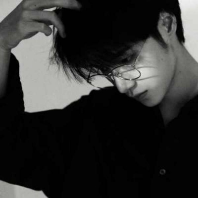 真人侧脸丧系帅气男生微信头像