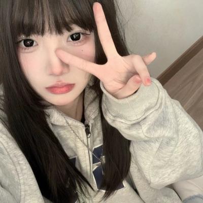 纯欲风精致女生头像