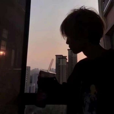 真人侧脸丧系帅气男生微信头像