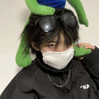 冷酷帅气真人霸气男生微信头像