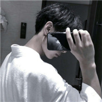 颓废伤感男生微信头像