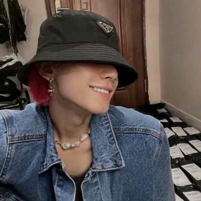 潮流的帅气酷酷男生微信头像