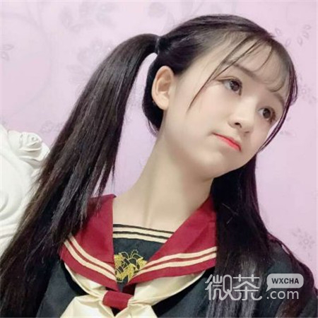 朋友圈背景图可爱呆萌女生