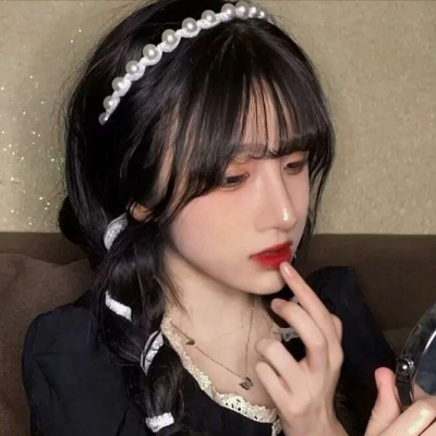 高冷又不失可爱的女生微信头像