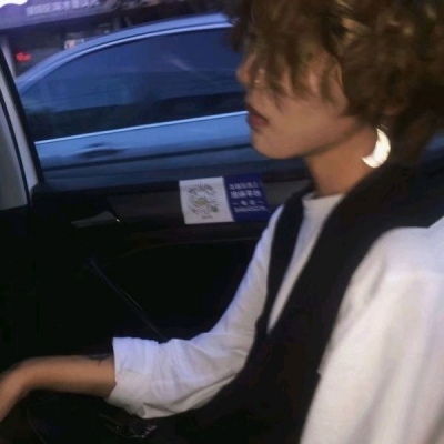 霸气又很酷的欧美男生微信头像