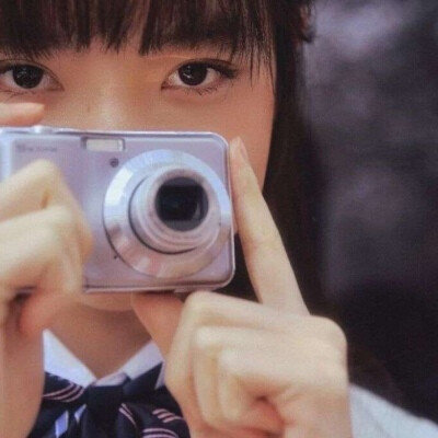 洒脱漂亮的小姐姐微信头像