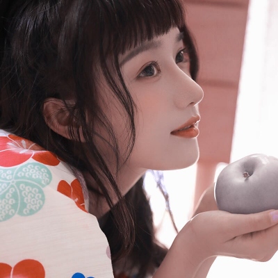 治愈系的干净唯美女生微信头像