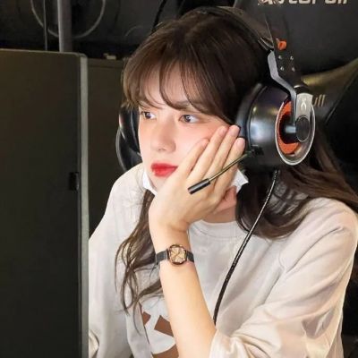 超级的可爱又很俏皮的女生头像