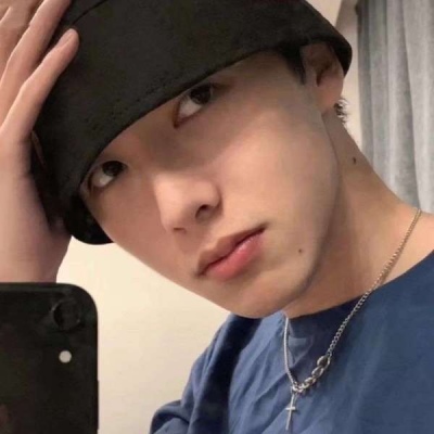 超有气场的帅气男生微信头像