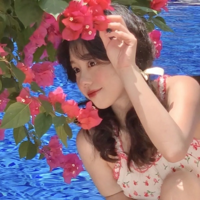 夏日清纯唯美的女生微信头像