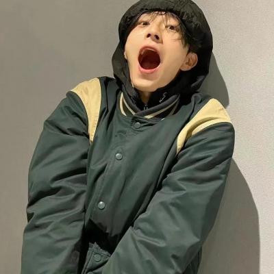 简约小众酷酷男生头像