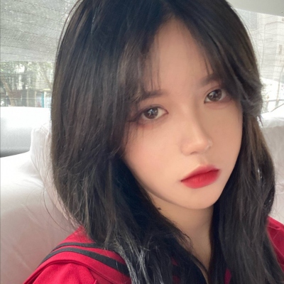 酷拽的霸气高颜值女生微信头像