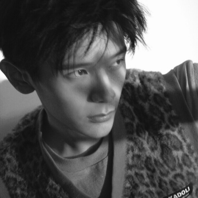 很火的丧系帅气侧脸男生头像