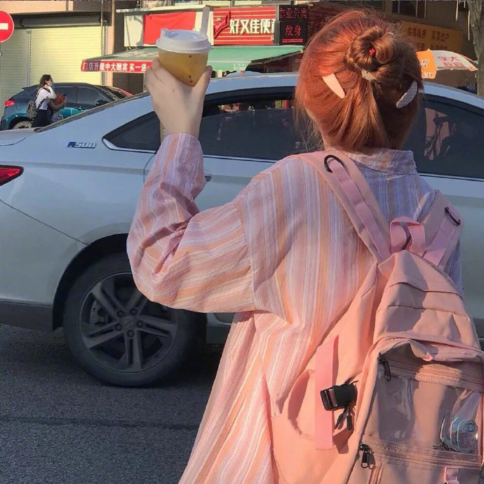 超飒超美的女生微信头像