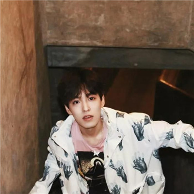 文艺而又简约的男生微信头像