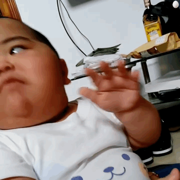 肉嘟嘟的tatan吃面包微信表情包