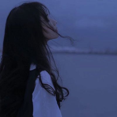 唯美又有点伤感的女生头像