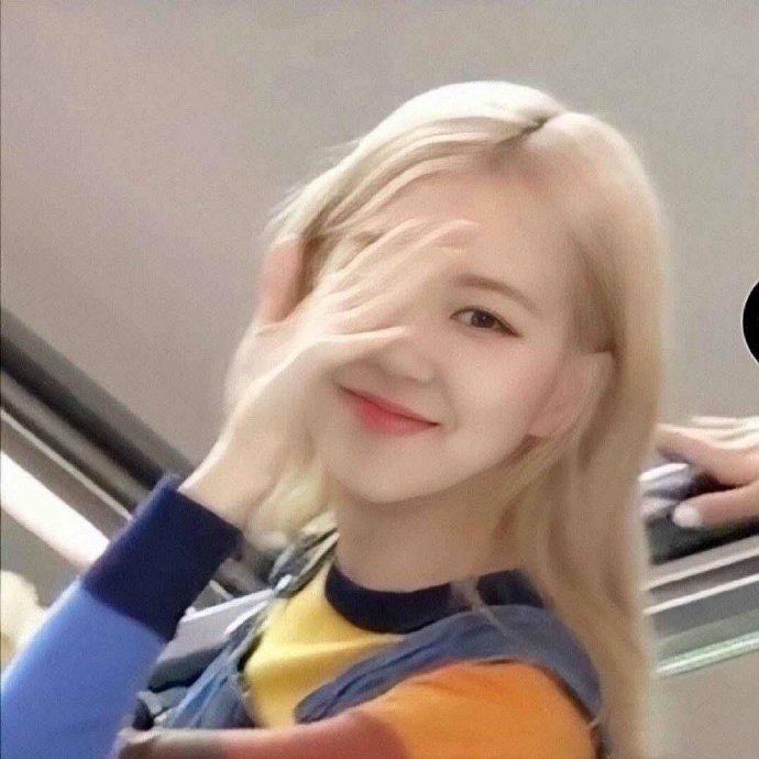 有点仙儿的复古女生微信头像