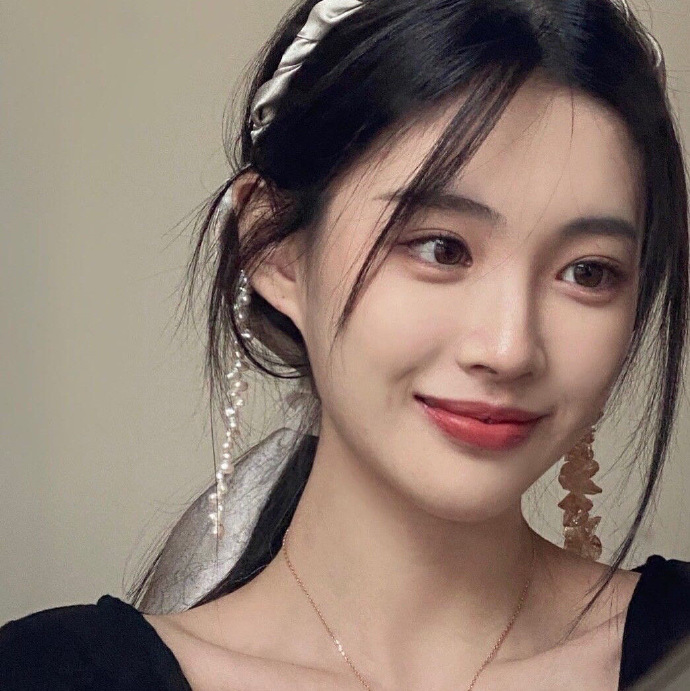 清纯好看的个性女生微信头像