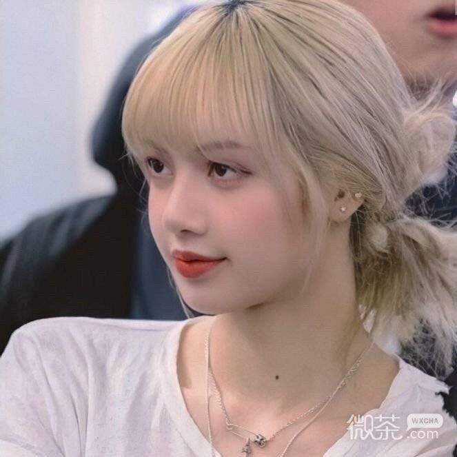 火辣且甜lisa微信头像