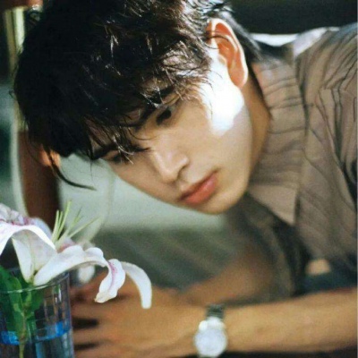 酷酷帅帅的男生微信头像