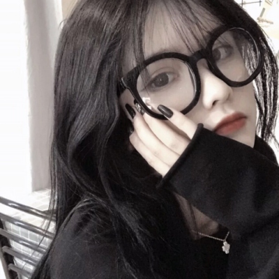 酷拽的霸气高颜值女生微信头像