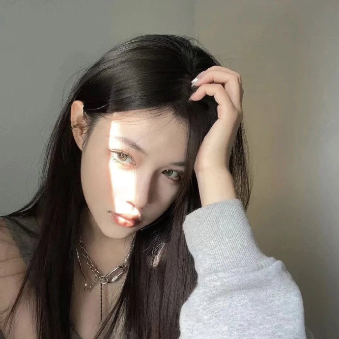 清纯好看的个性女生微信头像